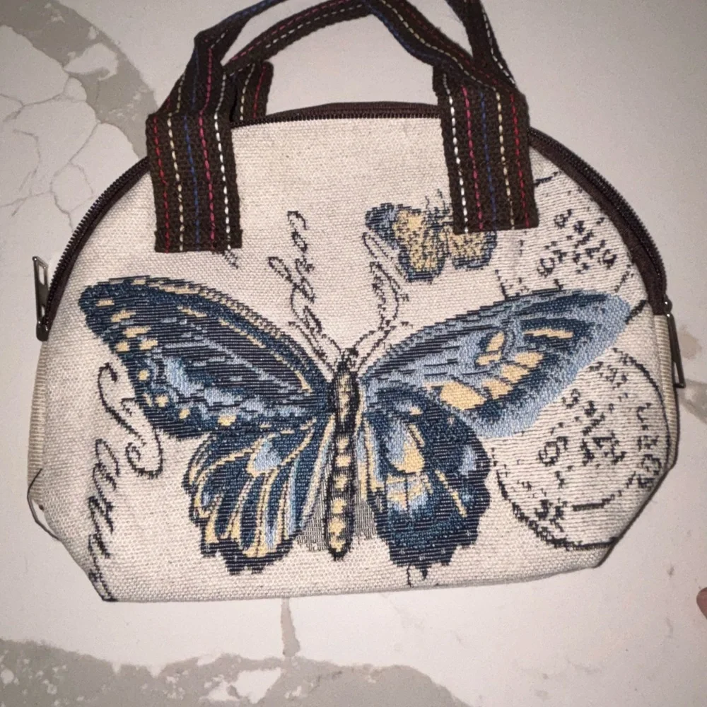 Canvas Butterfly Print Handbag ♥️ - Picture 2 of 3